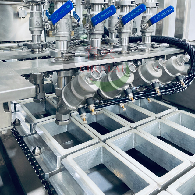 Doğrusal tip yumuşak tofu konteyner sürekli hareket dolum yapıştırma makinesi